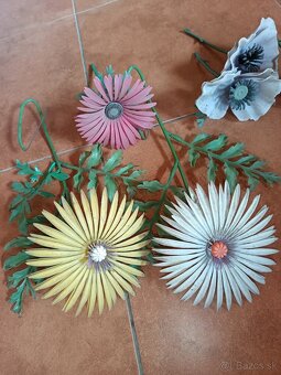 Staré, umelé kvety. - 3