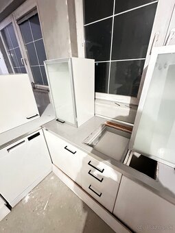 Kuchynská linka +spotrebiče - 3