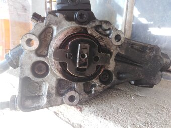 Vstrekovacie čerpadlo Mercedes w204 - 3