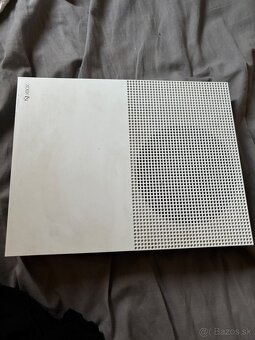 Xbox One S - 3