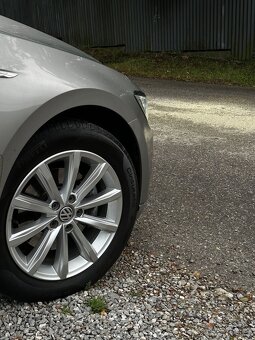 Volkswagen Vw Passat B8 Combi 2.0 TDI 140kw DSG Highline - 3