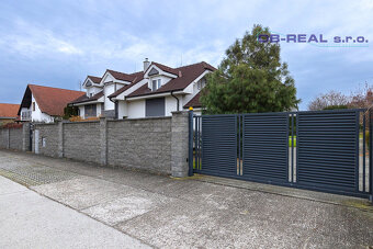 Predaj 8izb RD pozemok 1710m2 top lokalita Sládkovičova. - 3