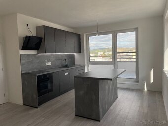 Prenajom 2i byt TN - novostavba, terasa, parking, nadstandar - 3