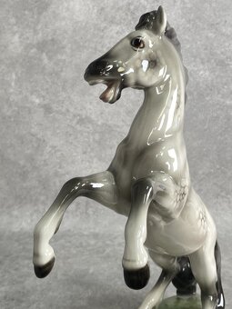 Socha Grošovaný kôň - 3