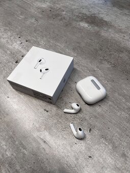 AirPods 2022 3. generácia - 3