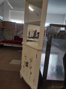 Rohová maľovaná vitrína - 3