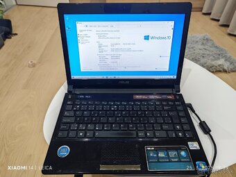 ASUS UL30A - 3