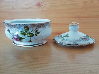 NOVÁ RETRO PORCELÁNOVÁ SÚPRAVA - KOŠÍK, CUKORNIČKA, STOJAN - - 3
