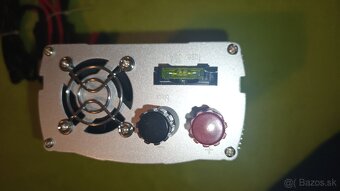 Menič napätia 12V DC/230V AC - 3