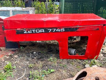Kapota Zetor - 3