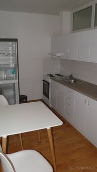 2-iz. byt s parkovacím státím, zariadený. - 3