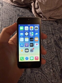 Apple iPhone SE 64Gb Space gray 2016 - 3