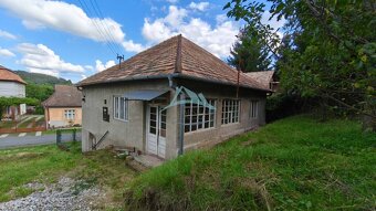 Vidiecky dom v obci Olováry v okrese Veľký Krtíš. - 3