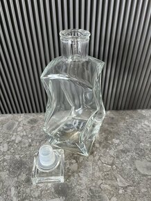 DIZAJNOVÁ SKLENÁ KARAFA - 3