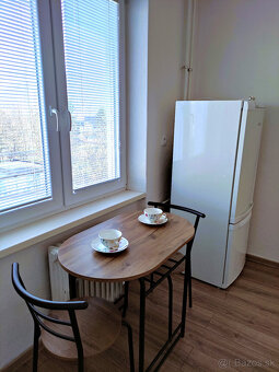 2-izbový byt s balkónom, internetom, centrum - 3