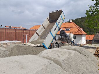 Autodoprava s hydraulickou rukou - 3