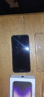 Predam Iphone SE 64 gb - 3