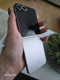 Samsung galaxy Z Flip 6 - 3