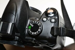 Nikon D3000 + příslušenství - 3
