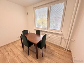 Prenájom- veľký 2i byt s balkónom B. Nemcovej, N. Zámky - 3
