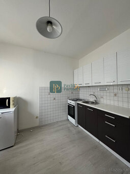 Predaj kompletne zariadený 1 izbový byt, balkón, Klokočina - 3
