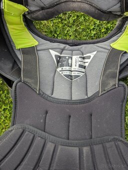 Chranice ramien - Reebok KFS 9K - 3