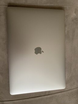 MacBook Pro 15" 2017 Space Gray - 3