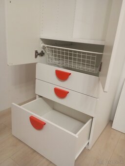 skriňa Ikea Smastad - 3