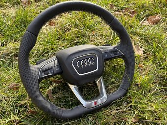 AUDI ŠPORTOVÝ VYHRIEVANÝ ZKOSENÝ PERFOROVANÝ VOLANT - 3