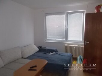 SPEKTRUM REALITY- Na Predaj 1-izbový byt, 37 m2, okres Žiar - 3