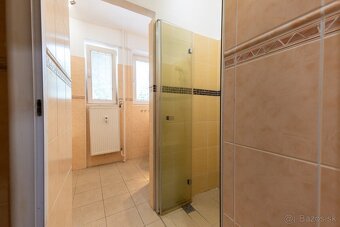 Priestranný 4-izb. byt s garážou a 4 balkónmi, Stará Turá - 3