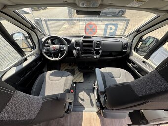 CamperVan s otvárateľnou strechou CARADO CV640 Novy Automat - 3