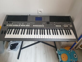 Yamaha psr s 670 - 3