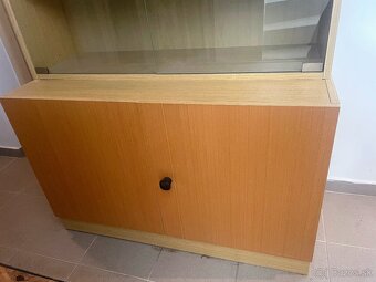 Skriňa s vitrínou - 3