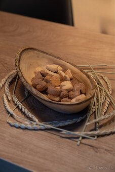 Ručne vyrobená drevená misa z orecha - 3