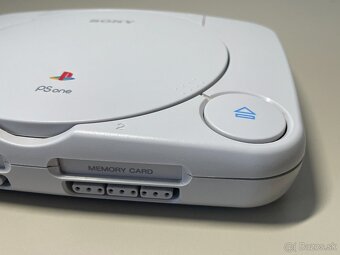 PS One s modchipom + 5 hier, ovládač, memory karta - 3