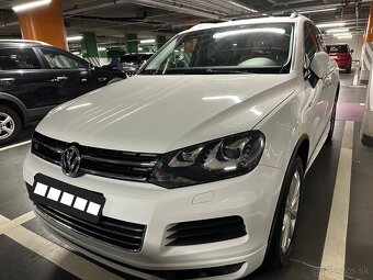 VW Touareg 3.0 TDI V6 180kW 4x4 R-Line Koža Navi - 3