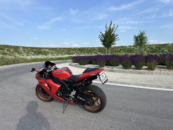Kawasaki Ninja ZX10R - 3