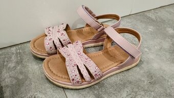Predám veľmi zachovalu dievčenskú obuv spolu 15€15€ - 3