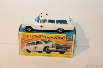 Matchbox SF Cadillac ambulance - 3