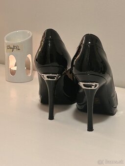 Kozene lakovane lodicky Guess vel.40 - 3