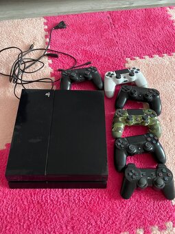 Playstation 4 - 3