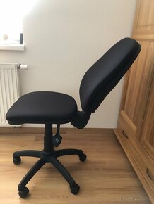 Predám novú kancelársku polohovateľnú stoličku - 3