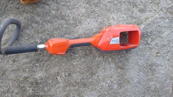 Krovinorez Husqvarna 136lic baterkovy - 3