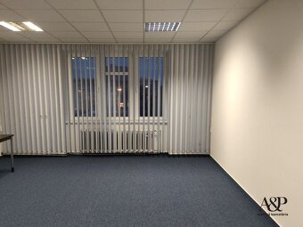 NA PRENÁJOM KANCELÁRSKY PRIESTOR, ŠTEFÁNIKOVA UL., 30M2, SEN - 3
