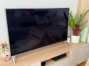 LG 49" 49SJ800V-ZB NanoCell LED TV - 3