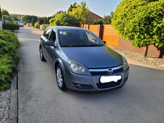 Predam opel astra h 1.4 16v benzín kw 66 r.v 2006 - 3