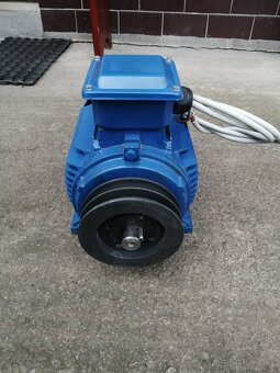 Elektromotor 4kw, 2880 ot /min, 400V - 3