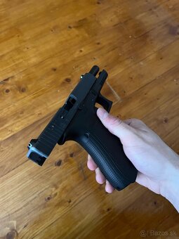 Umarex Plynový Glock 17 Gen. 5, 9mm P.A.K - 3