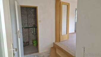Predaj 3 izbového bytu s garážou a záhradkou - 3